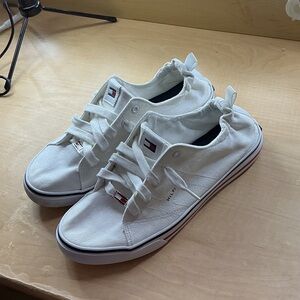 Tommy Hilfiger Off-White Canvas Sneakers